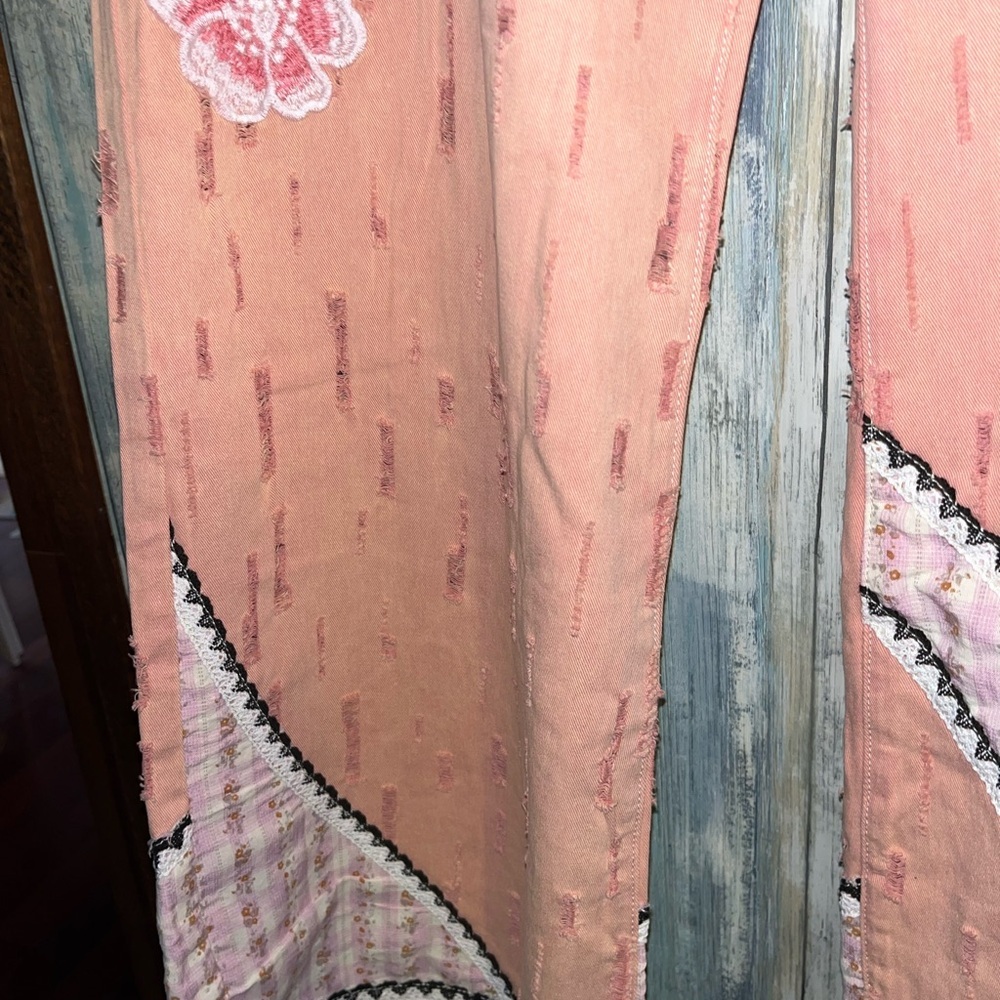 POL Large Coral Pink Wide-Leg Patchwork Floral Pants - Picture 6 of 8